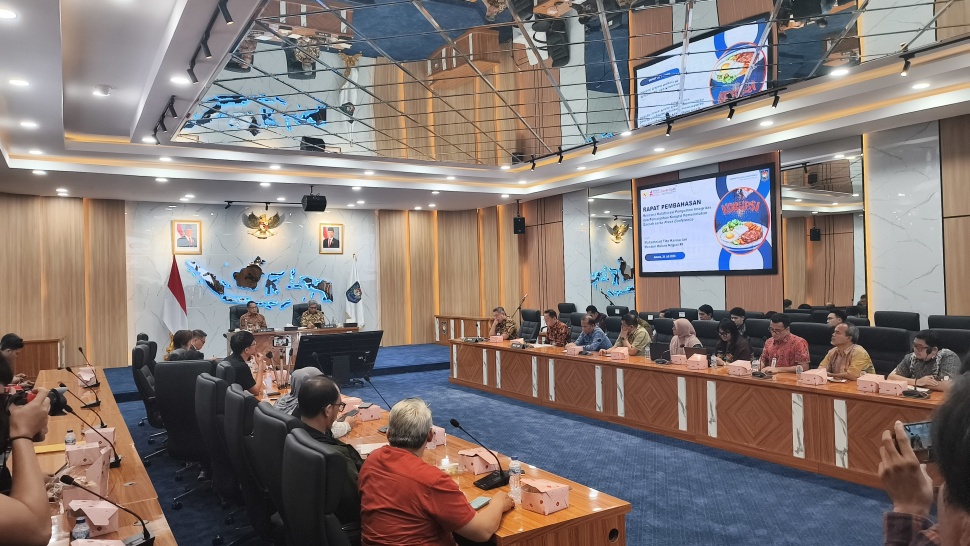 Suasana rapat pembahasan rencana kolaborasi penguatan integritas dan pencegahan korupsi pemerintahan daerah di Kantor Kementerian Dalam Negeri, Jakarta Pusat, Jumat (24/7/2026). (Suara.com/Mohammad Rhadzaki Ramadhan)