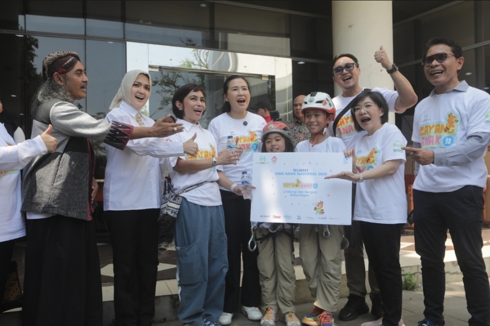 Poppy Kumala, Direktur Eksekutif APPNIA, bersama jajaran APPNIA, dan Veronica Tan, Wamwn PPPA. (Dok. Ist)