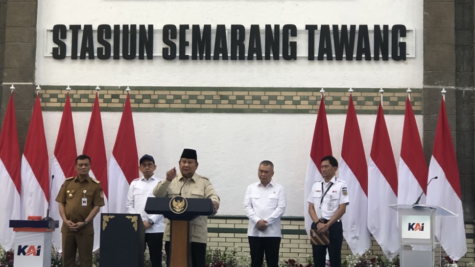 Prabowo saat meresmikan revitalisasi Stasiun Tawang, Semarang, Jawa Tengah, Kamis (30/7/2026). [Suara.com/Novian]