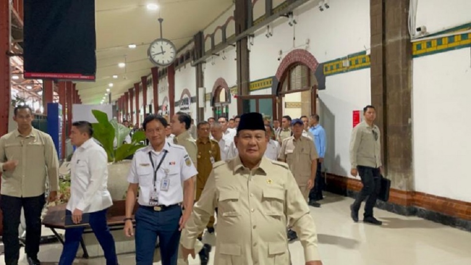 Prabowo Jajal Perdana KA Nusantara Explorer. (Suara.com/Novian)