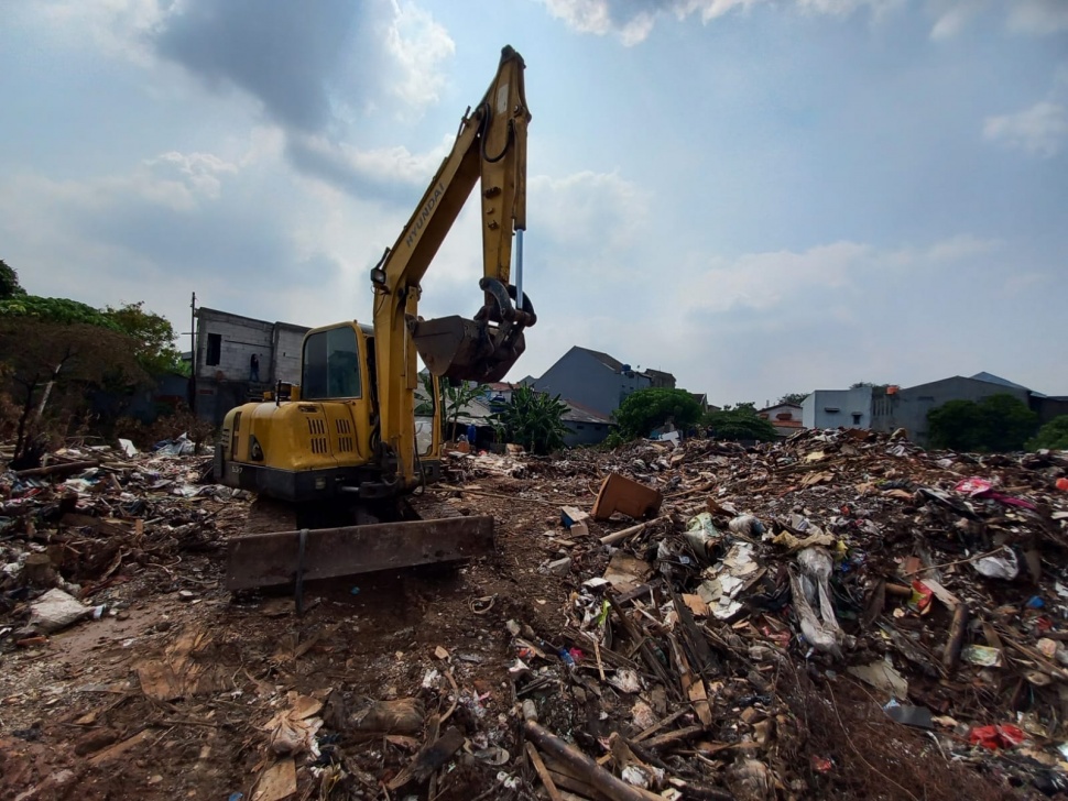 TPS ilegal Kramat Jati, Jakarta Timur. (Suara.com/Alif Bintang)