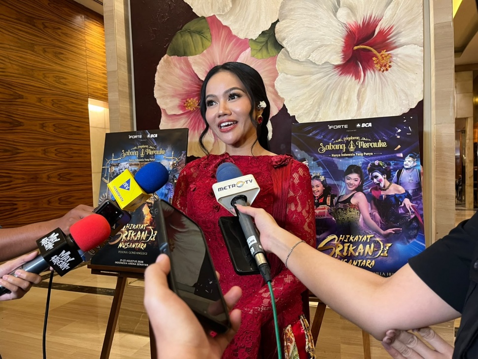 Yura Yunita saat di temui oleh media pada acara Konferensi Pers & Peliputan Latihan Musik Grand Ballroom, Hotel Indonesia Kempinski, Jakarta (4/8/2026). (Suara.com/Tantri Amela Iskandar)