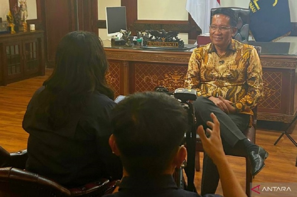 Menteri Hukum Supratman Andi Agtas dalam wawancara khusus bersama ANTARA, di Jakarta, Kamis (6/8/2026). [ANTARA/Agatha Olivia Victoria]