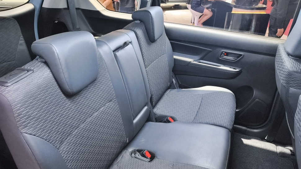 Kabin belakang Suzuki XL7 menawarkan ruang yang mendukung kenyamanan penumpang saat digunakan untuk perjalanan bersama keluarga. (Dok. Suzuki)
