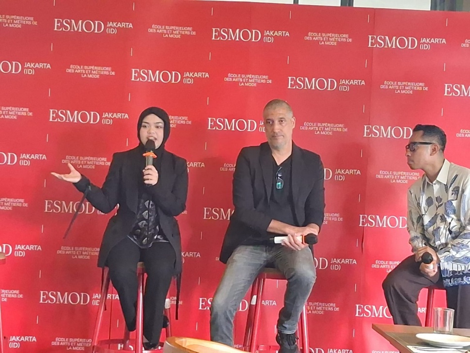 Maica Arjun, mahasiswi ESMOD Jakarta jurusan Fashion Design 2024. (Suara.com/Vania)