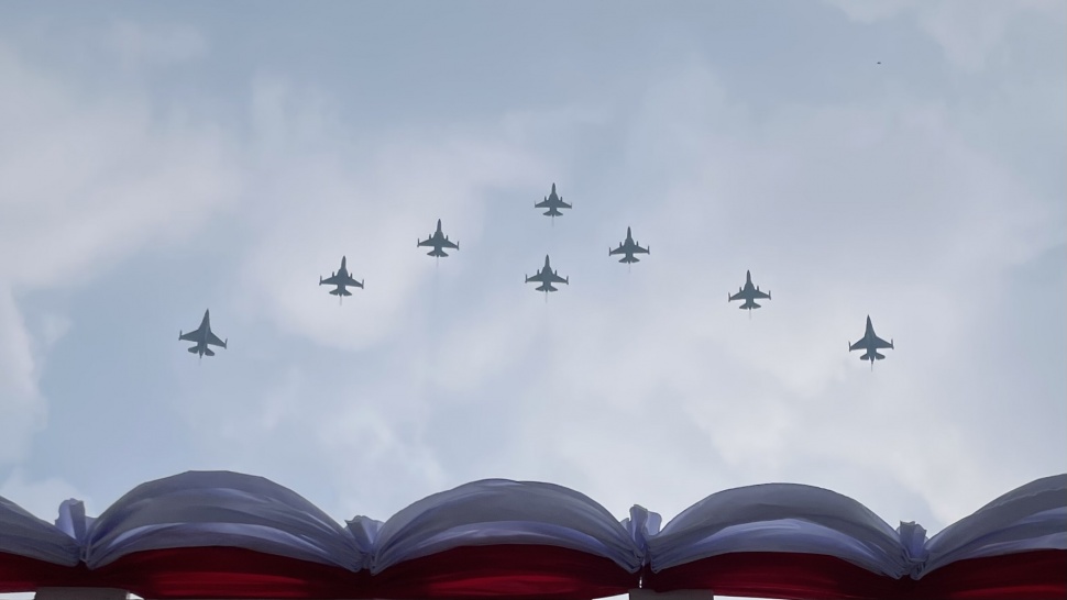 Jet Tempur Rafale Terbang Rendah Jelang HUT RI ke-81. (Suara.com/Novian)