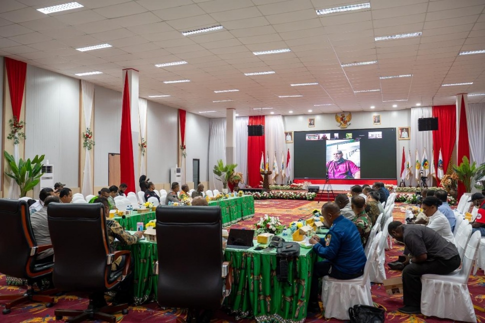Rapat Koordinasi lintas sektor penanganan dampak el-nino Provinsi Papua Tengah digelar di Ballroom Kantor Gubernur Papua Tengah, Minggu (23/8/2026) pukul 17.00 WIT. (Foto : Humas Pemprov Papua Tengah)