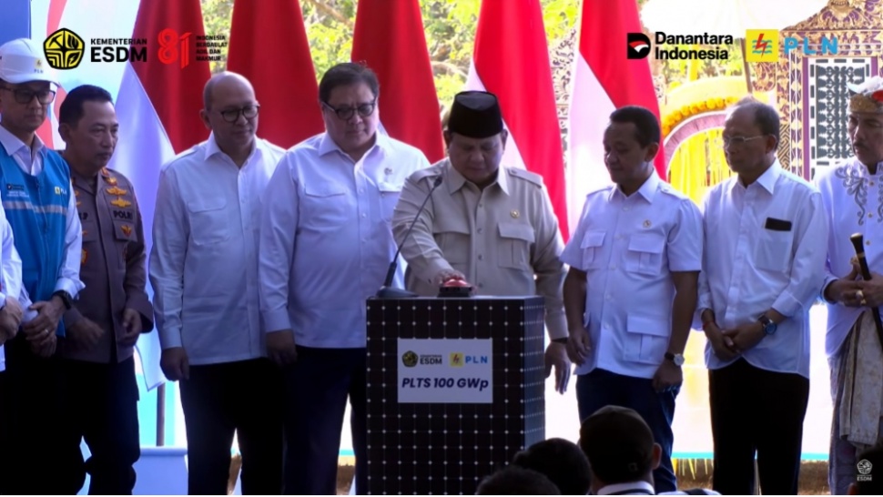 Presiden Republik Indonesia bersama Kementerian Energi dan Sumber Daya Mineral meluncurkan Program PLTS 100 GWp, Bali, Selasa (25/8) (dok.YouTube/KementerianESDM)