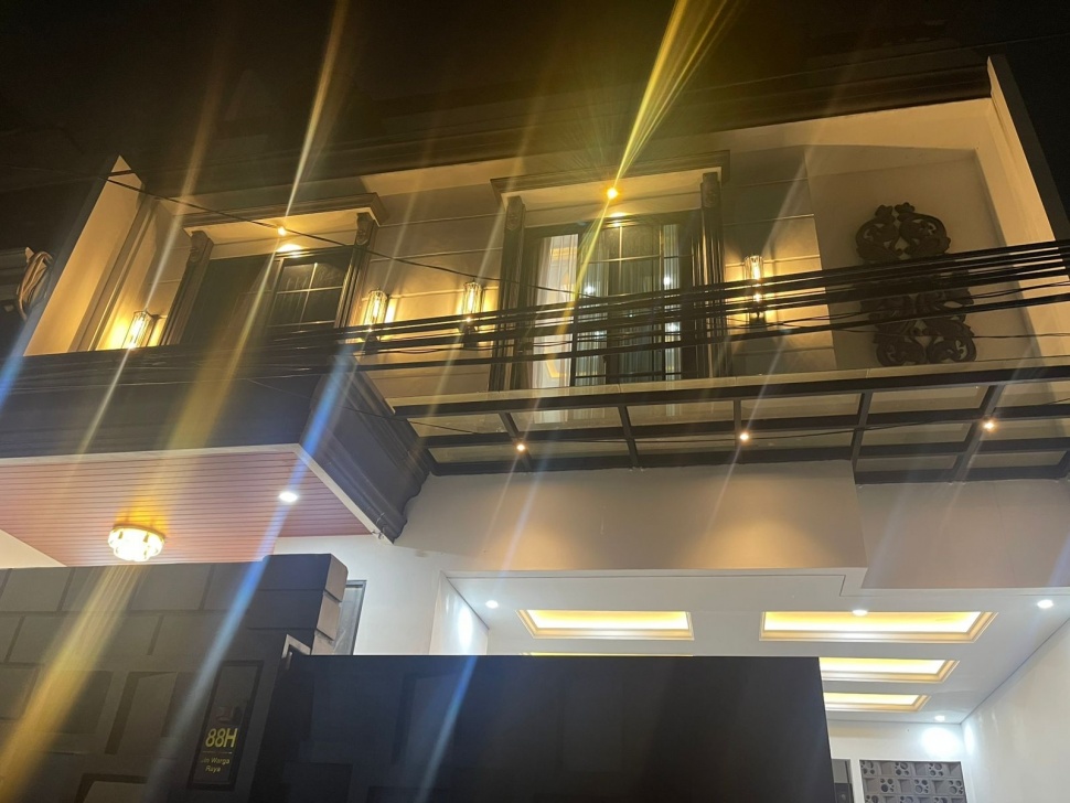 Komisi Pemberantasan Korupsi (KPK) melakukan penyitaan terhadap rumah milik Anggota DPRD Kota Bengkulu Vinna Ledy Anggraheni pada Senin (31/8/2026). [Suara.com/Dea]