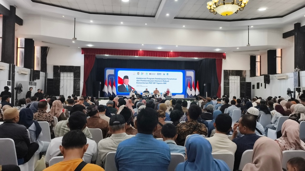 Suasana acara Kolaborasi Pengembangan Pembiayaan Perumahan dan Pemberdayaan Ekonomi Rakyat Kementerian PKP, BP Tapera, dan BRI di Gelanggang Jakarta Timur, Kamis (10/9/2026). (Suara.com/Mohammad Rhadzaki Ramadhan)
