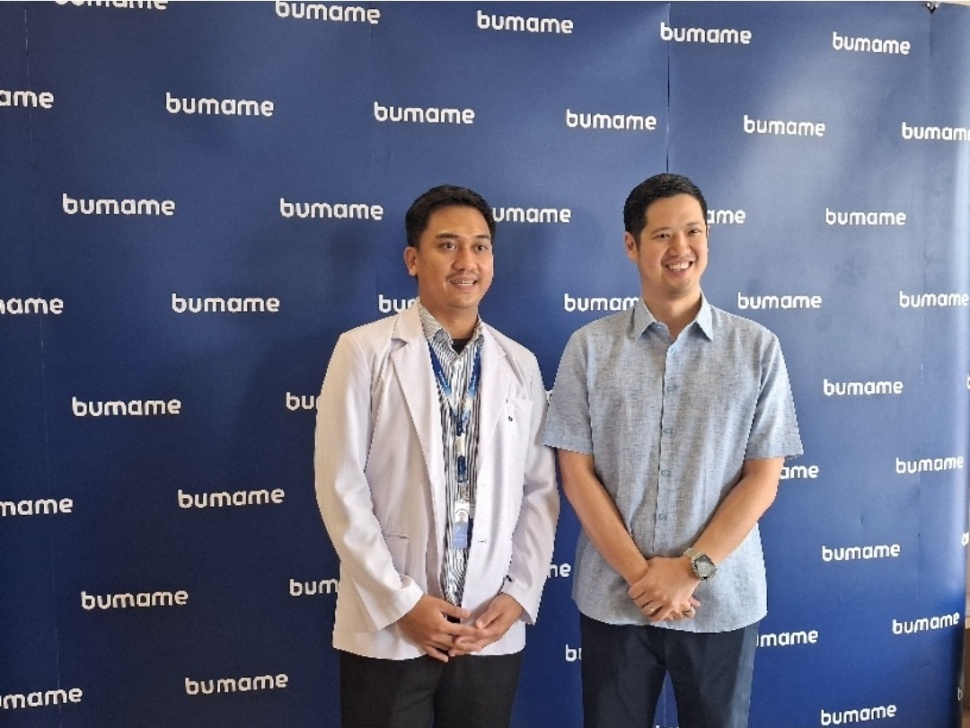 James Wihardja, CEO of Bumame & dr. Reza Kurniawan, Doctor Supervisor for Bumame Kelapa Gading. (Suara.com/Vania)