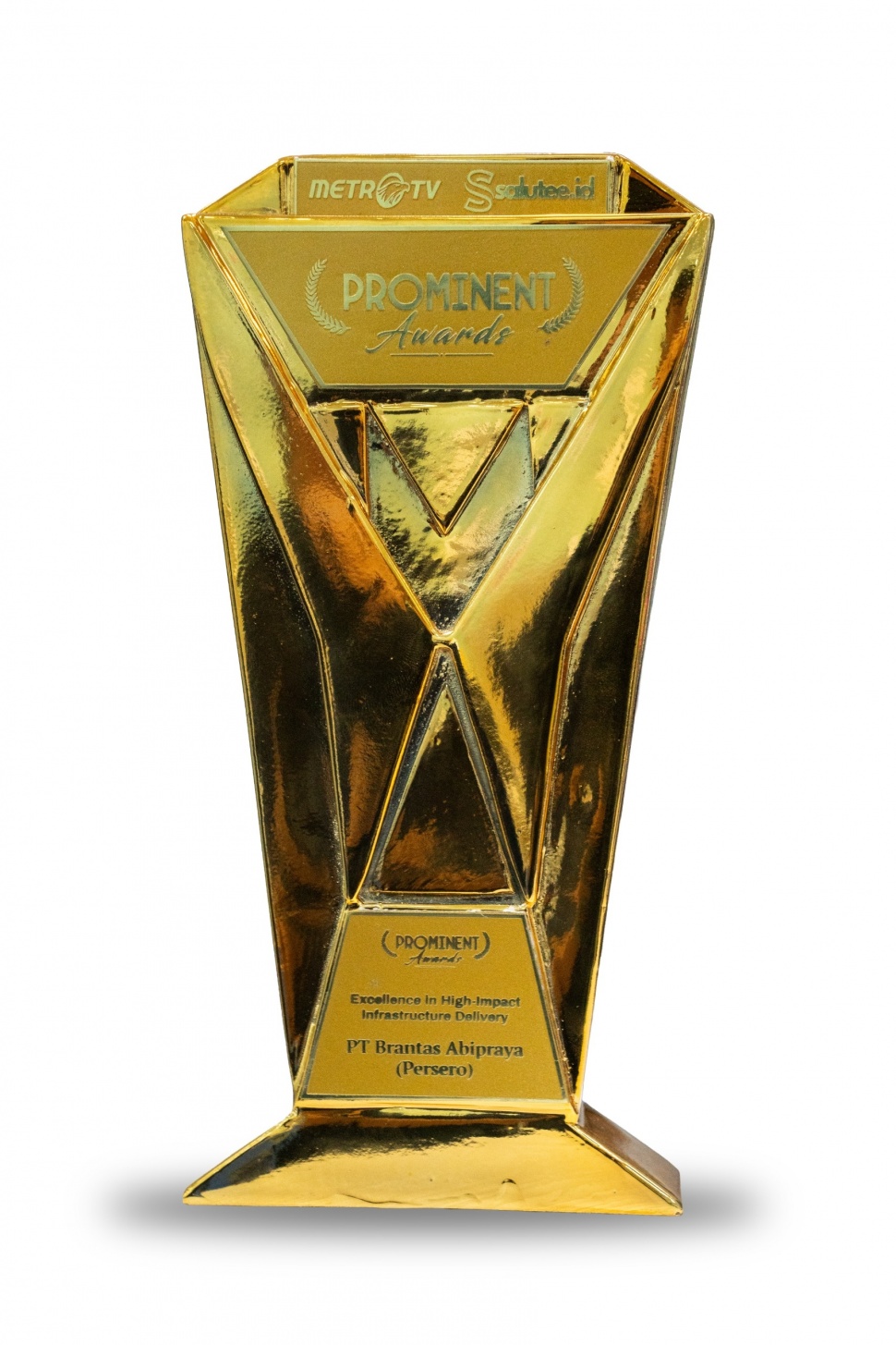 Penghargaan Prominent Awards 2026 untuk kategori “Excellence in High-Impact Infrastructure Delivery” dari Meto TV untuk PT Brantas Abipraya (Persero). (Dok: Brantas Abipraya)