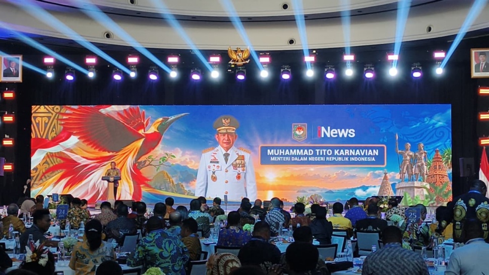 Menteri Dalam Negeri Muhammad Tito Karnavian memberikan sambutan dalam Malam Apresiasi Pemerintah Daerah Berprestasi 2026 Batch II Regional Papua di Royal Glasshouse, Park Hyatt, Jakarta Pusat, Senin (28/9/2026). (Suara.com/Mohammad Rhadzaki Ramadhan)