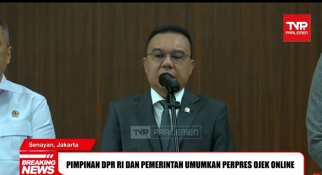 Wakil Ketua DPR RI Sufmi Dasco Ahmad menggelar konferensi terkait Perpres Ojol di Komplek Parlemen, Senayan, Jakarta, Kamis (8/10/2026).