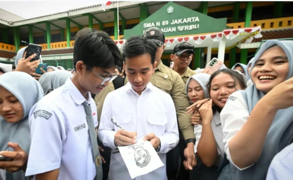 Wakil Presiden Gibran Rakabuming Raka saat bersama Pelajar SMA. Foto Wapres.go.id