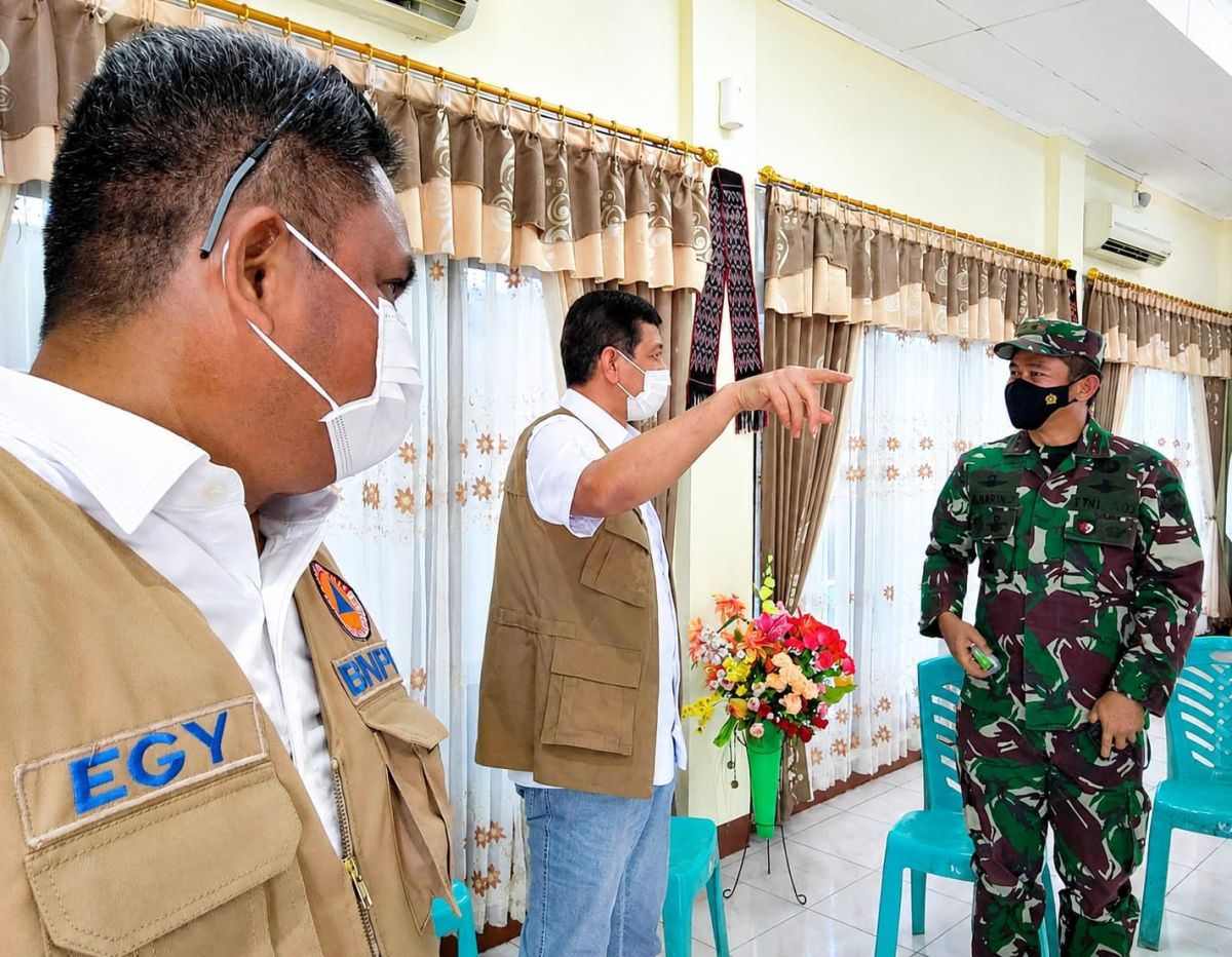 Egy Massadiah bersama mantan Kepala BNPB Letjen TNI (Purn) Doni Monardo dan Jenderal Maruli Simanjuntak. [istimewa]