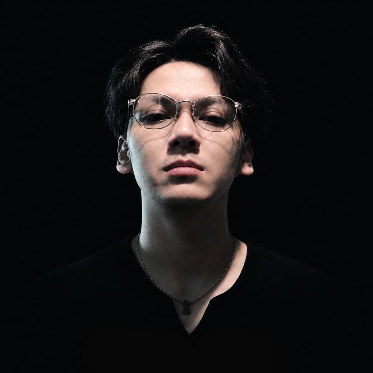 Sanjie merilis lagu terbaru berjudul "Pertemuan Berikutnya". Di proyek solonya ini, vokalis The Dramma tersebut menggandeng musisi Amri Weda. [Instagrarm]