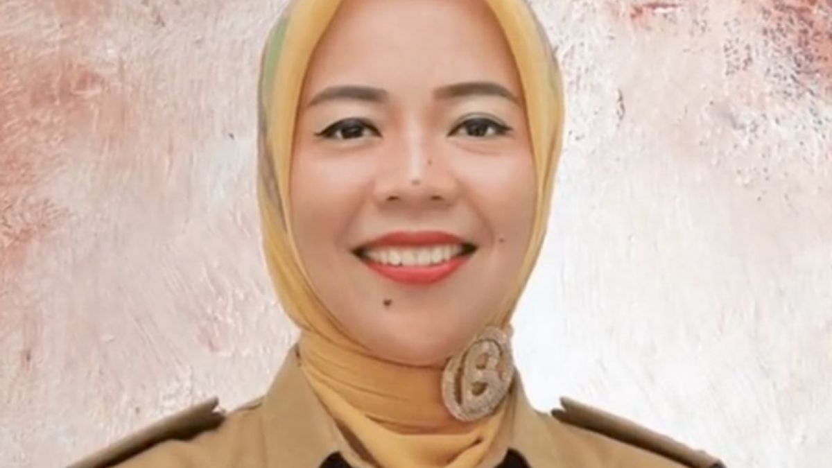 Seorang pejawab mengaku bernawa Dewi dicopot dari jabatannya. [dokumen kecamatan]