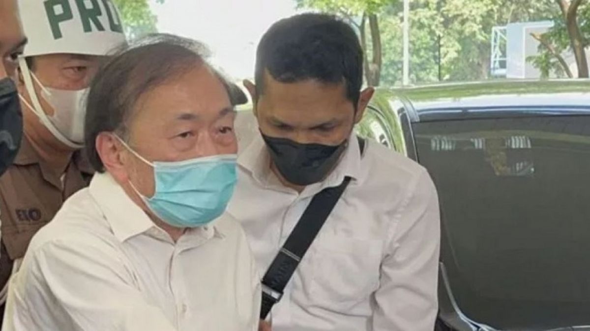 Surya Darmadi alias Apeng datangi Gedung Bundar Kejagung, Senin (15/8/2022). [ANTARA]