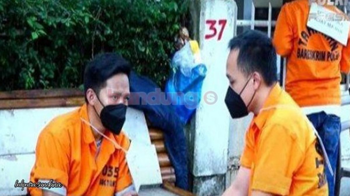 Dokumen rekonstruksi pembunuhan Brigadir J. Dua tersangka pembunuhan, Brharada E dan Bripka RR. [youtube polri presisi]