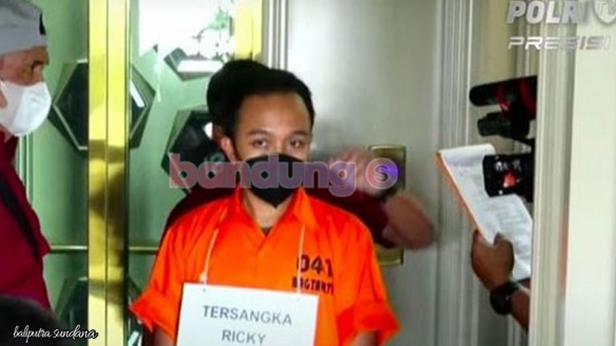 Dokumen rekonstruksi pembunuhan Brigadir J. Dua tersangka pembunuhan, Bripka RR. [youtube polri presisi]