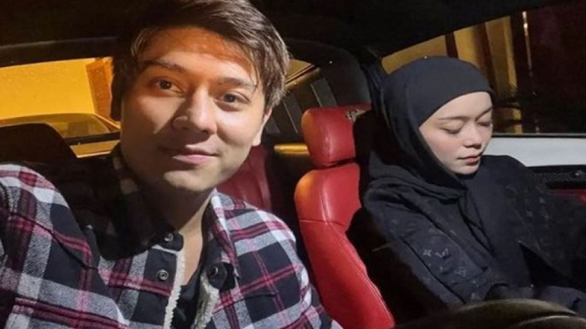 Rizky Billar saat bersama Lesti Kejora dalam satu mobil. [instagram.com/@riizky.billar]