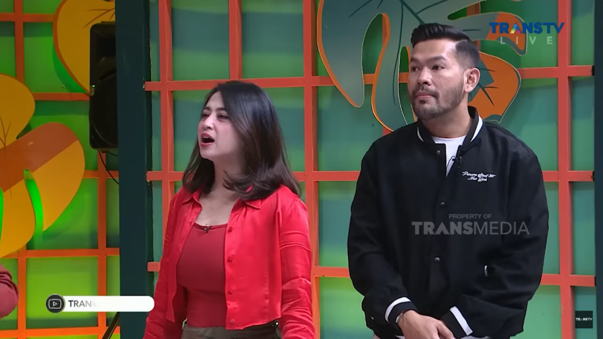 Dewi Perssik dan Rian Ibram dalam acara Pagi-pagi Ambyar Trans TV [(Tangkapan layar Youtube/TRANS TV Official)]