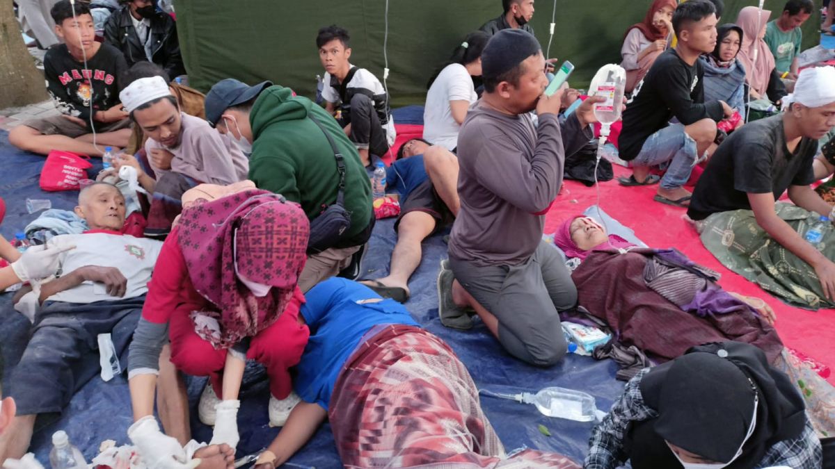 Polda Jabar Terus Lakukan Proses Evakuasi  Pasca Gempa Bumi Suara Cianjur / Widiyantie