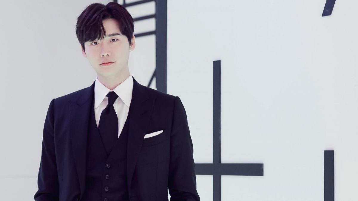 Lee Jong Suk [Instagram/jongsuk0206]