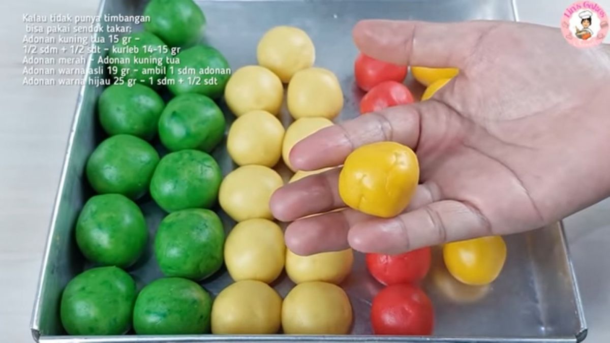 Tangkapan layar pembuatan kue lebaran [Youtube/Lin's Cakes]