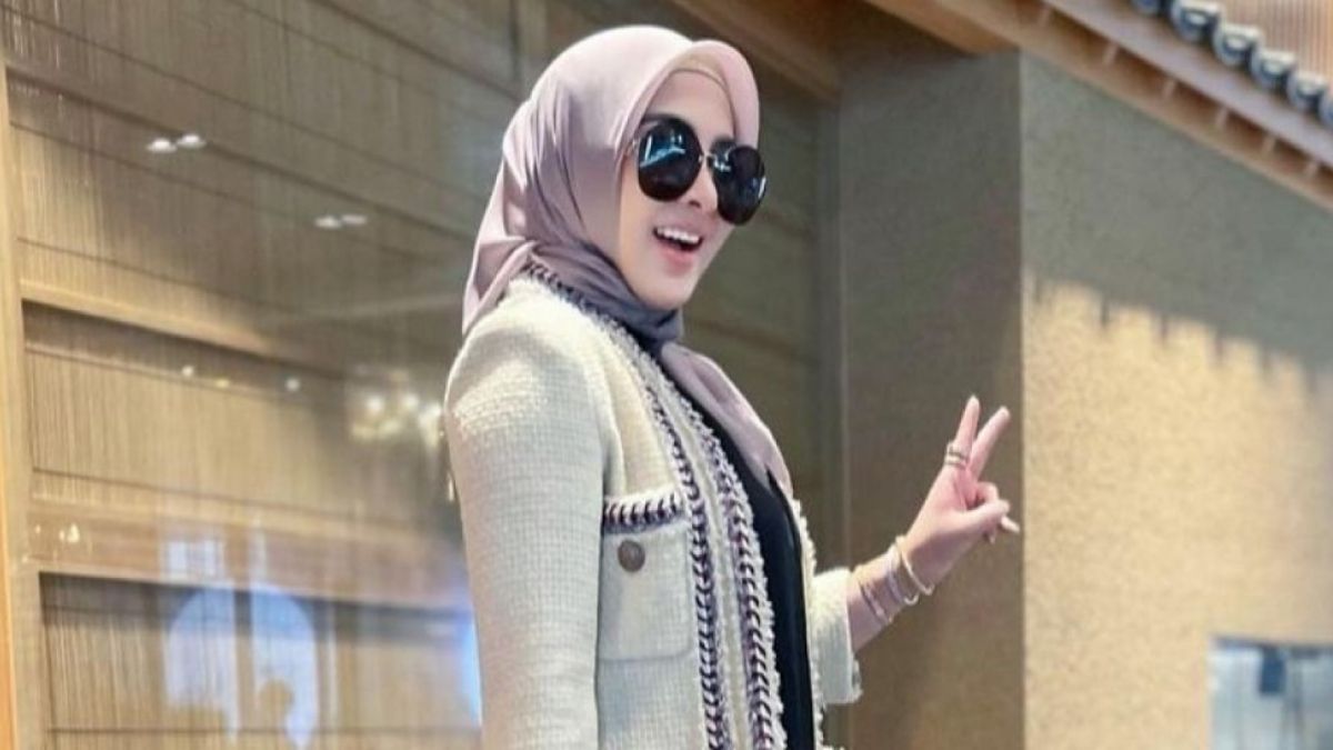 Artis Syahrini yang dikenal sebagai yang terkaya. [Instagram/@princessyahrini]