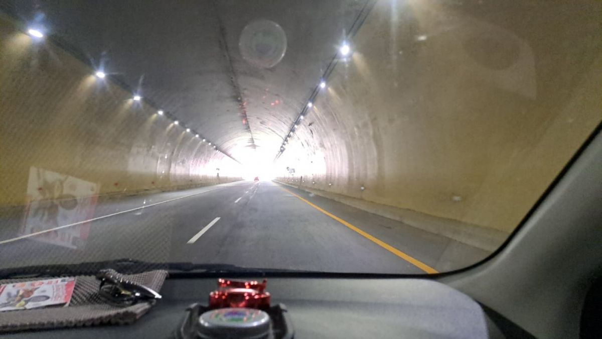 Terowongan kembali di Jalan Tol Cisumdawu. [baliputra sundana/bandung.suara.com]