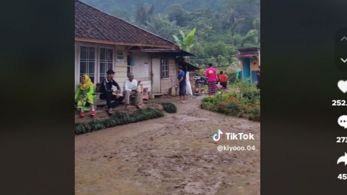 Kondisi rumah Abah Jajang usai viral. [TikTok @kiyooo.04]