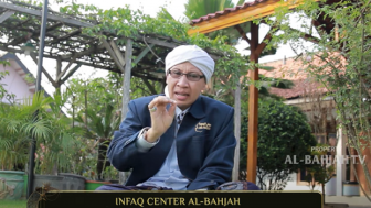 Ilmu dan Amal, Buya Yahya: Puncaknya adalah Ikhlas