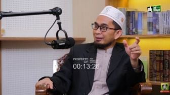 Bau Masakan Sampai ke Tetangga, Pohon yang Buahnya Menjuntai, Ustaz Adi Hidayat Menyampaikan Indahnya Ajaran Rasulullah