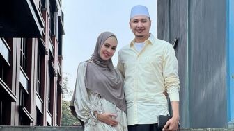 Lagi-Lagi Pilih Proses Persalinan Dirumah, Kartika Putri Melahirkan Anak Kedua