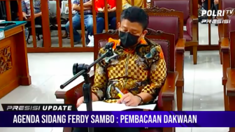 Kekejian di Duren Tiga Saat Brigadir J Dihabisi Dibongkar, Ferdy Sambo Berkali-kali Gelengkan Kepala dan Mencoret-coret Tumpukan Kerta yang Dipegang