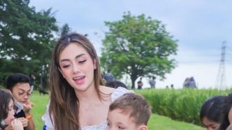 Heboh! Jejak Celine Evangelista Liburan Bareng Stevan Pasaribu Tercium Netizen: Kemana Marshel Widiyanto?