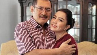 Harus Wangi dan Alis Joget! Tips Anti Pelakor ala Mayangsari