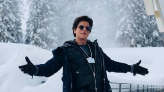 Sudah Menunggu Sejak 2010, Inilah Momen Shah Rukh Khan Beribadah Umroh di Tanah Suci