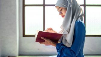 Inilah Waktu Terbaik Membaca Alkahfi di Hari Jumat, Ternyata Pahalanya Melebihi Idul Fitri dan Idul Adha!