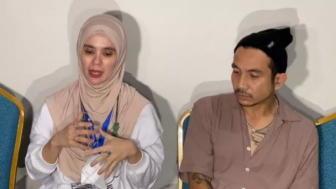 Istri Indra Bekti Kenyang Hujatan Lantaran Penggalangan Dana, Netizen Disebut Tertipu Silaunya Dunia Selebriti, Beneran Kehabisan Uang?