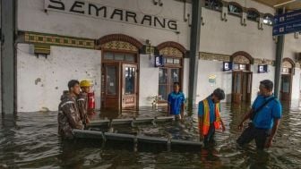 Jangan Kritik Ganjar Pranowo Soal Banjir Semarang, Rizal Ramli aja Dibut 'Babak Belur'