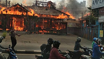 Kebakaran Rumah Makan Ampera Sokarna-Hatta Kota Bandung, Begini Informasi Lengkapnya