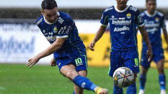 Persib Bandung Kembali Rebut Peringkat 2 Klasemen Lewat KemenanganTipis 1-0 Atas Arema FC