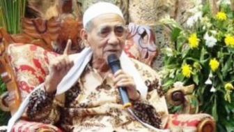 Seret Rezeki? Nih Amalan Sederhana dari Mbah Moen