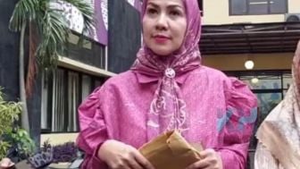 Dituduh Lakukan Intimidasi, Begini Kronologi Kedatangan Venna Melinda ke Polda Jatim menurut Sang Kuasa Hukum