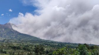 Gunung Merapi kembali Erupsi, BPPTKG Beri Imbauan Ini untuk Warga Sekitar!
