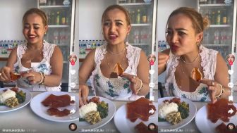 Bagai Makanan Halal, Lina Mukherjee Berani Baca Doa Sebelum Makan Daging Babi, MUI: Baca Basmallah Tidak akan...