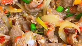 Resep Makanan Internasional Beef Tumis Pedas Dibalut Kearifan Lokal